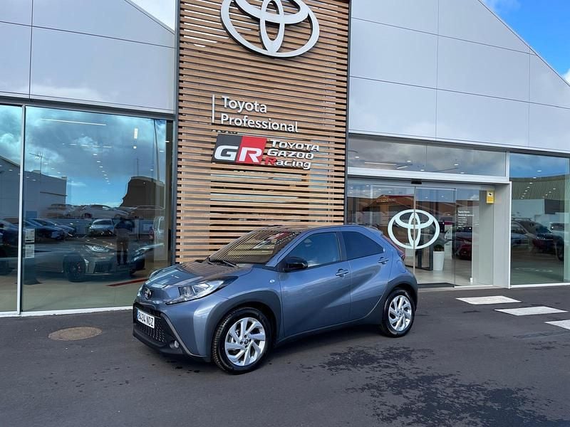Gris Nuevo 2025 Toyota Aygo X Play SUV | 15.150 € (Buen precio) - Imagen 1/4