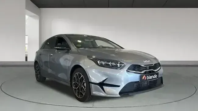 Usado Kia Ceed Style 100 CV (73 kW) 2025 Gris Utilitario
