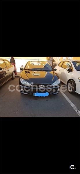 Usado Peugeot 206 110 CV (80 kW) 2004 Negro Berlina