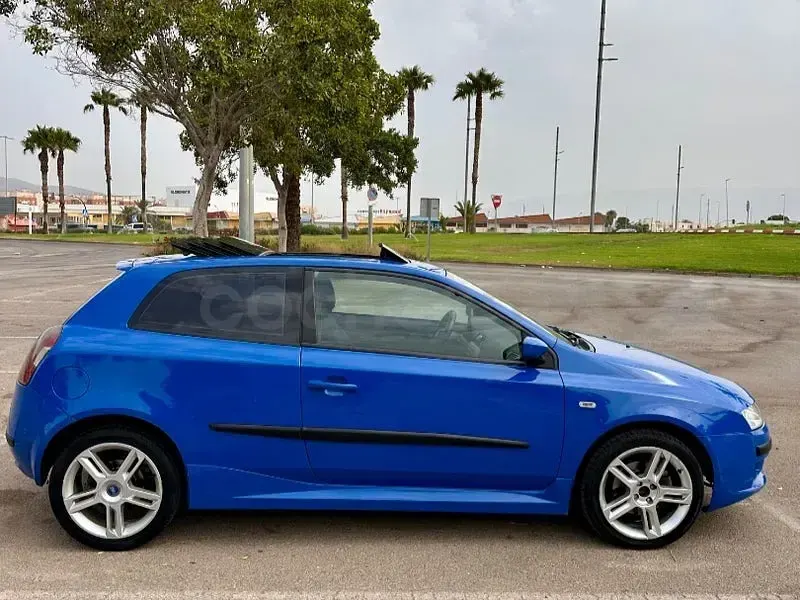 Usado Fiat Stilo Racing 120 CV (88 kW) 2005 Azul Berlina