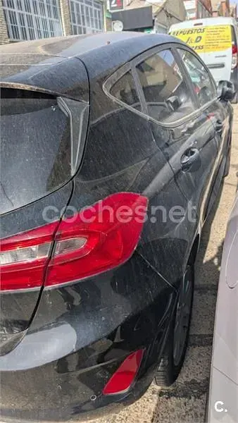 Usado Ford Fiesta Trend 85 CV (62 kW) 2019 Negro Utilitario