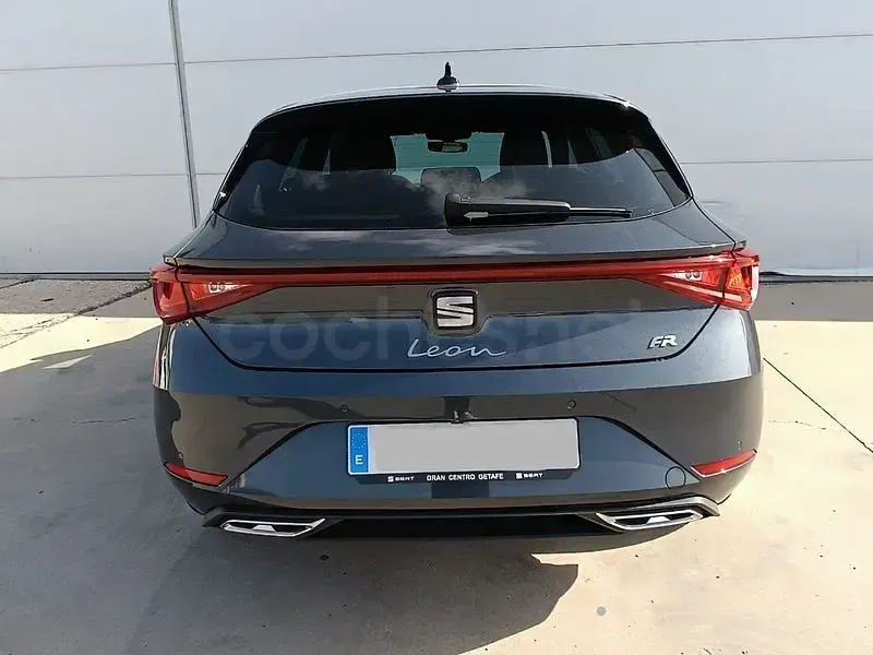 Nuevo Seat Leon FR 150 CV (110 kW) 2026 Gris / plata Berlina