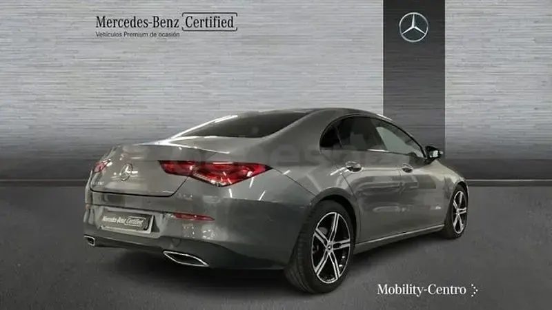 Usado Mercedes CLA180 Progressive 136 CV (100 kW) 2023 Mountaingrau  met. Berlina