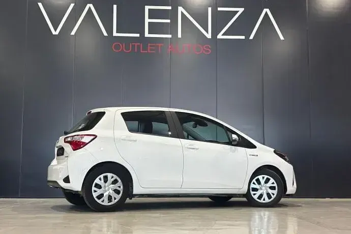 Używany Toyota Yaris Hybrid 100 KM (73 kW) 2019