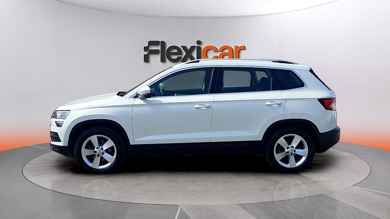 Usado Skoda Karoq Ambition 150 CV (110 kW) 2022 Blanco SUV
