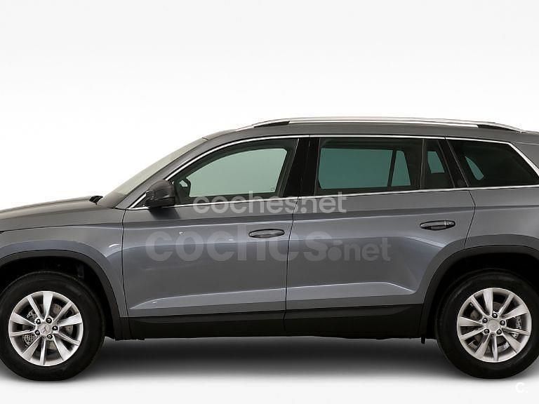 Usado Skoda Kodiaq Ambition 150 CV (110 kW) 2022 Gris / plata SUV