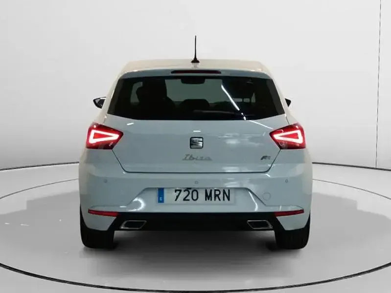 Usado Seat Ibiza FR 150 CV (110 kW) 2024 Blanco Utilitario