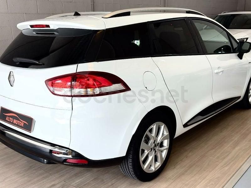 Usado Renault Clio GrandTour LIMITED 90 CV (66 kW) 2018 Blanco Familiar