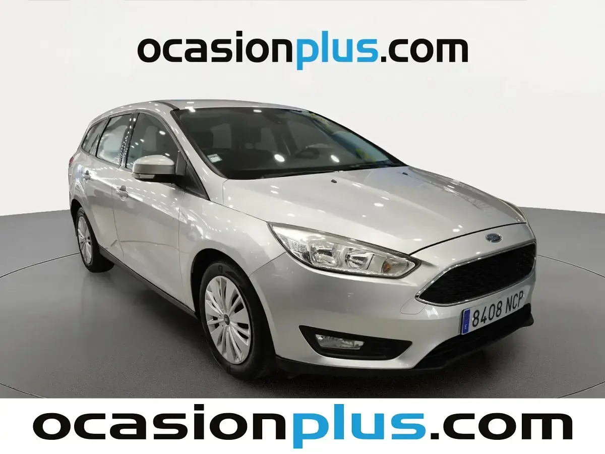 Usado Ford Focus Trend 100 CV (73 kW) 2016 Gris Familiar