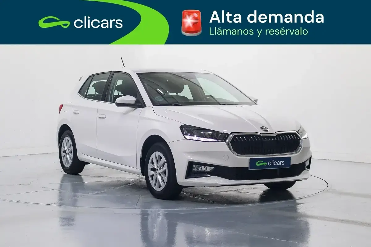 Usado Skoda Fabia Ambition 95 CV (69 kW) 2023 Blanco Utilitario