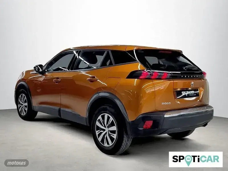 Usado Peugeot 2008 Active 100 CV (73 kW) 2023 Naranja SUV