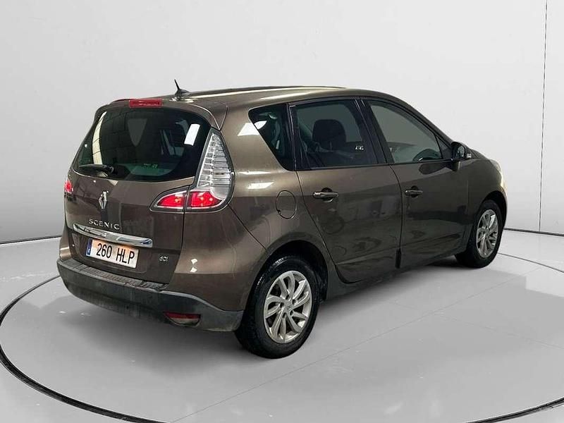 Usado Renault Scénic III Dynamique 131 CV (96 kW) 2012 Marrón Monovolumen