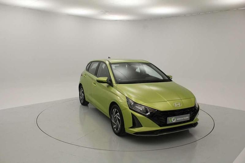 Usado Hyundai i20 101 CV (74 kW) 2024 Verde Utilitario