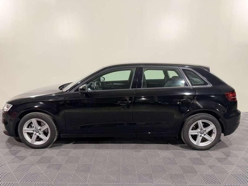 Usado Audi A3 Sportback 116 CV (85 kW) 2018 Negro Utilitario