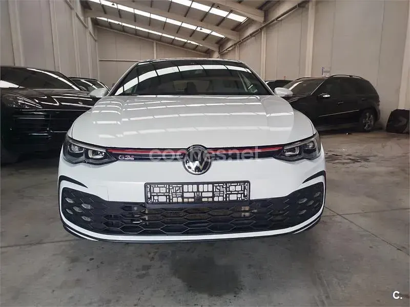 Usado VW Golf VIII GTI 245 CV (180 kW) 2021 Blanco Berlina