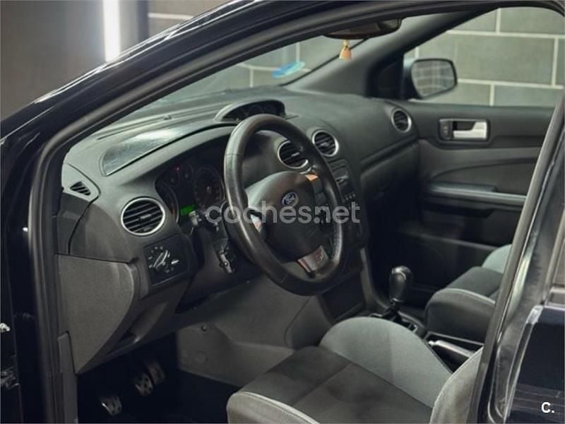 Usado Ford Focus ST 225 CV (165 kW) 2006 Negro Berlina