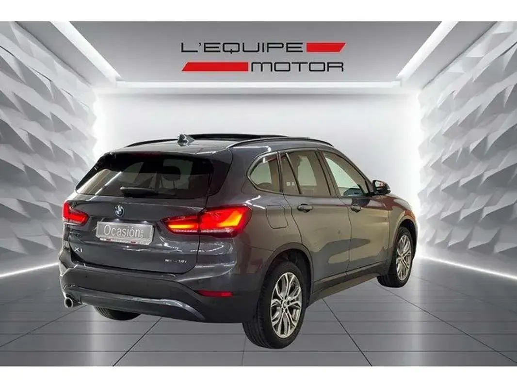 Usado BMW X1 Advantage 136 CV (100 kW) 2021 Gris SUV