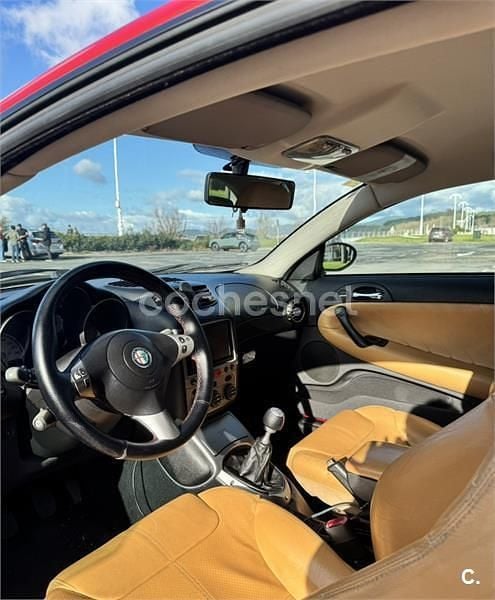 Rojo Usado 2005 Alfa Romeo GT Distinctive Coupe | 4000 € (Precio justo) - Imagen 1/4