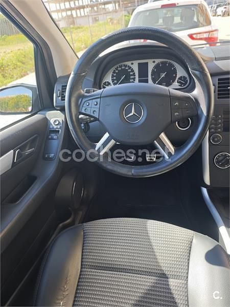Usado Mercedes B200 136 CV (100 kW) 2007 Negro Monovolumen