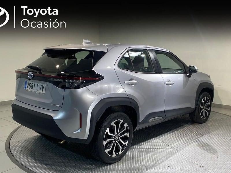 Usado Toyota Yaris Cross Active 116 CV (85 kW) 2022 Gris / plata SUV