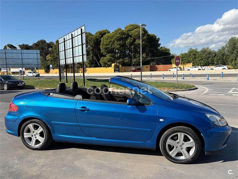 Usado Peugeot 307 CC 138 CV (101 kW) 2006 Azul Descapotable
