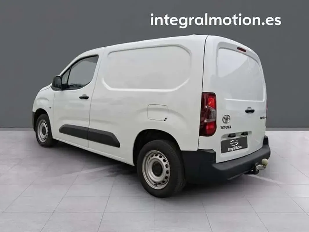 Usado Toyota Proace City City 102 CV (75 kW) 2022 Blanco Monovolumen