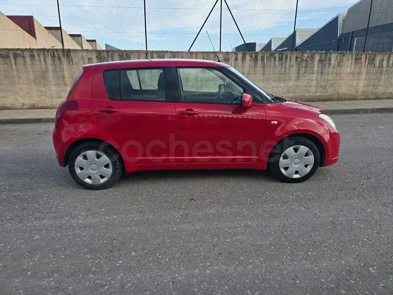 Usado Suzuki Swift GL 92 CV (67 kW) 2007 Rojo Utilitario