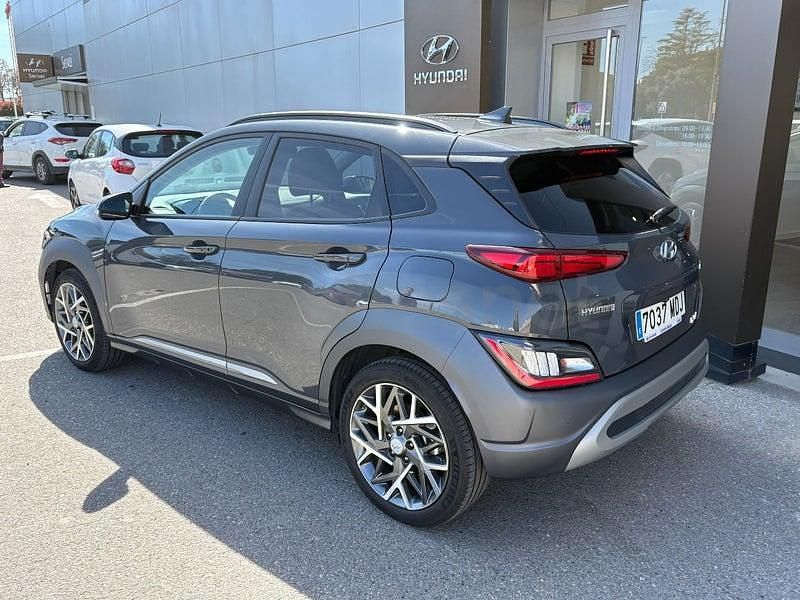 Usado Hyundai Kona Style 141 CV (103 kW) 2023 Gris / plata SUV