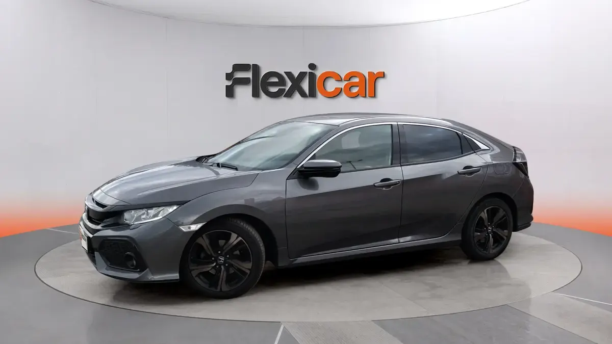 Usado Honda Civic Comfort 129 CV (94 kW) 2019 Gris Utilitario
