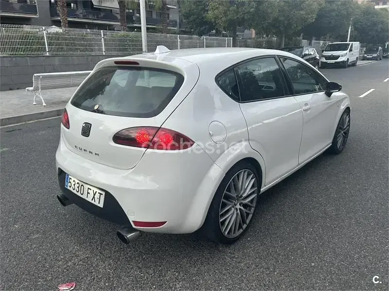 Usado Seat Leon CUPRA 240 CV (176 kW) 2007 Blanco Utilitario
