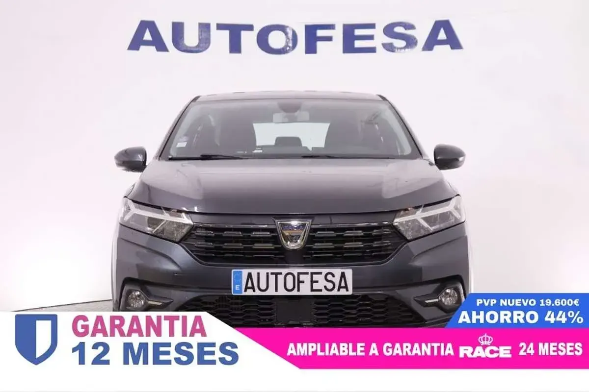 Usado Dacia Sandero Comfort 90 HP (66 kW) 2021 Verde Sedan