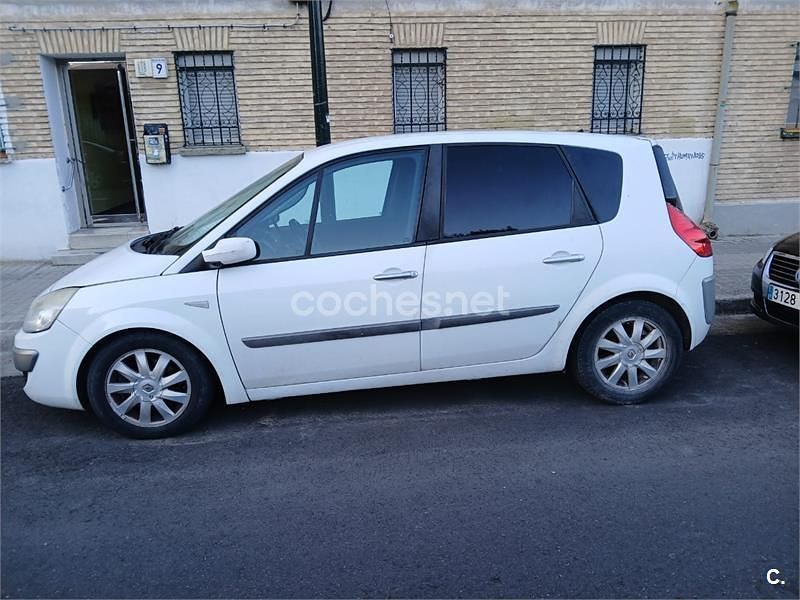 Blanco Usado 2010 Renault Scénic III Dynamique Monovolumen | 2500 € (Super precio) - Imagen 1/4