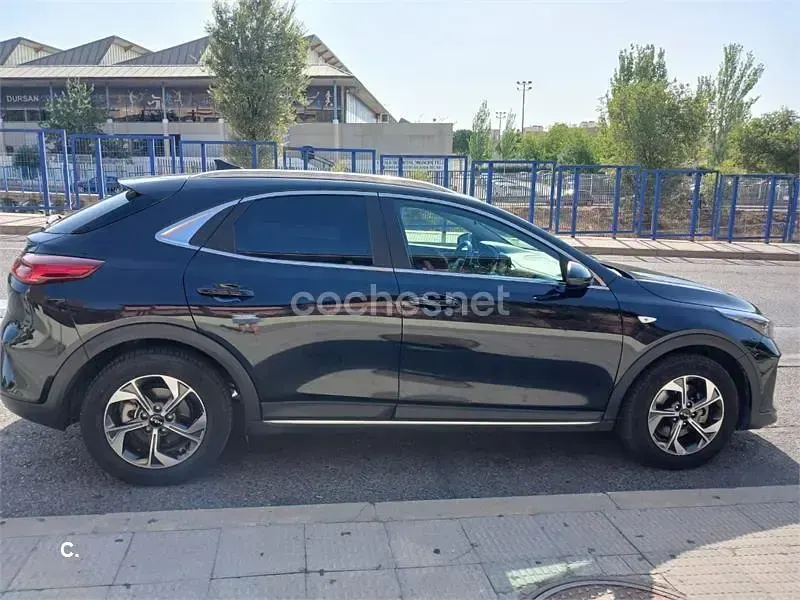 Usado Kia XCeed 136 CV (100 kW) 2023 Negro SUV