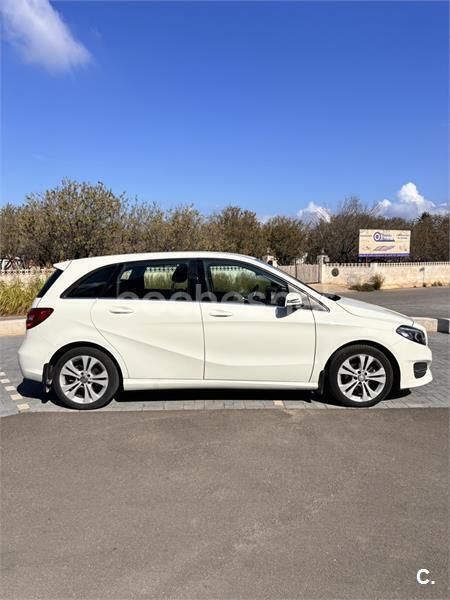Usado Mercedes B180 109 CV (80 kW) 2015 Blanco Monovolumen