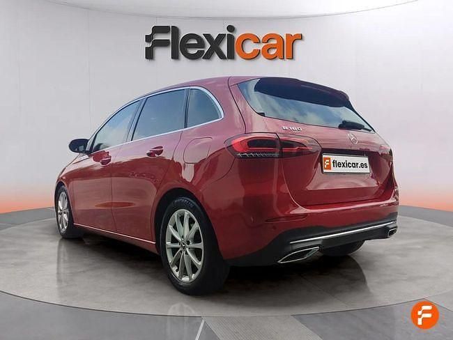 Usado Mercedes B180 136 CV (100 kW) 2019 Granate Monovolumen
