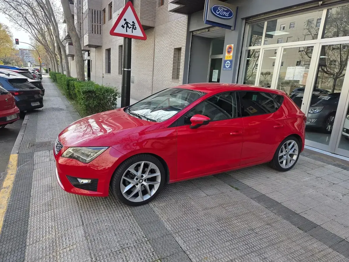 Occasion Seat Leon FR 180 PK (132 kW) 2013 Rood Hatchback