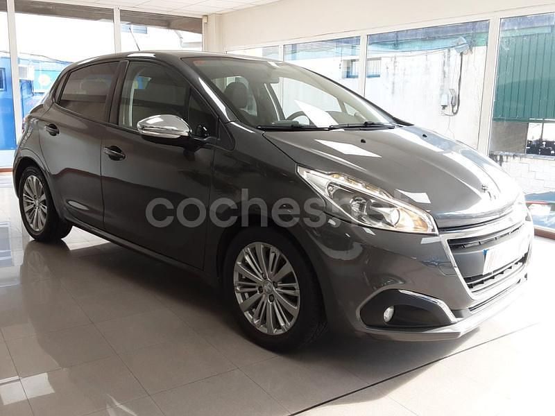 Gris / plata Usado 2018 Peugeot 208 Style Utilitario | 10.800 € (Un poco caro) - Imagen 1/4