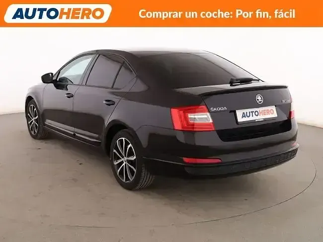 Usado Skoda Octavia Elegance 150 CV (110 kW) 2015 Negro Familiar