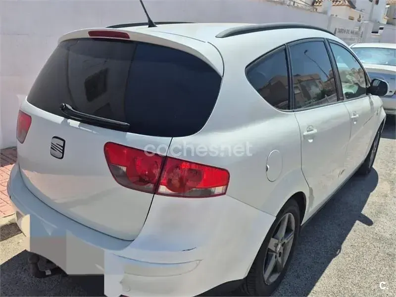 Usado Seat Altea XL Style 105 CV (77 kW) 2014 Blanco Monovolumen