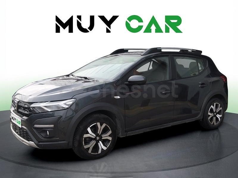 Usado Dacia Sandero Comfort 91 CV (66 kW) 2021 Gris / plata Berlina