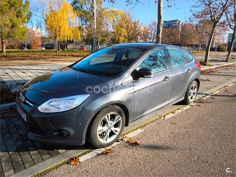 Gris / plata Usado 2013 Ford Focus Berlina | 7900 € (Precio justo) - Imagen 1/4
