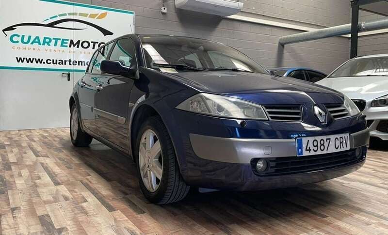 Azul Usado 2005 Renault Mégane II Berlina | 3999 € - Imagen 1/4