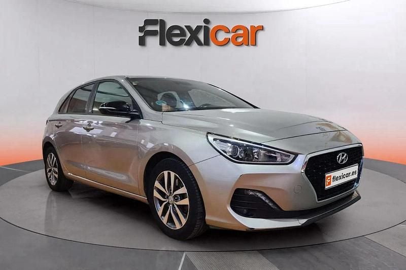 Beige Usado 2018 Hyundai i30 GO! Berlina | 11.490 € (Precio justo) - Imagen 1/4