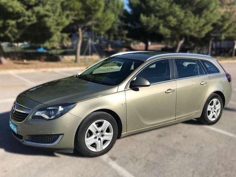 Usado Opel Insignia Selective 136 CV (100 kW) 2016 Verde Familiar