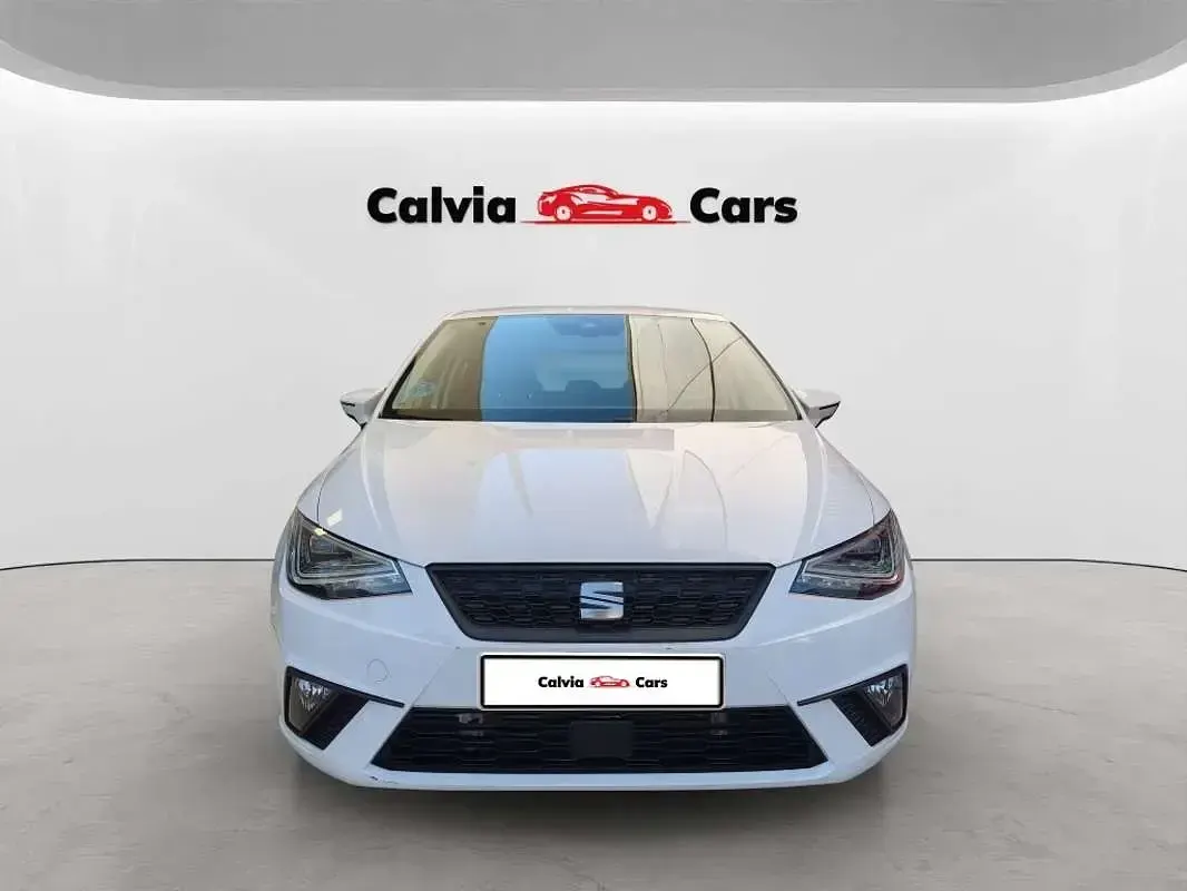 Usado Seat Ibiza Style 110 CV (80 kW) 2022 Blanco Utilitario
