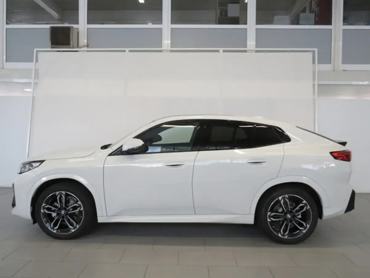 Usado BMW iX2 Comfort Edition 150 kW (204 CV) 2026 Blanco SUV
