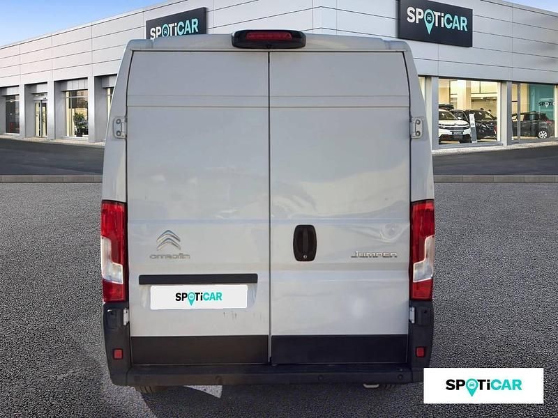 Usado Citroën Jumper 140 CV (102 kW) 2022 Blanco Monovolumen