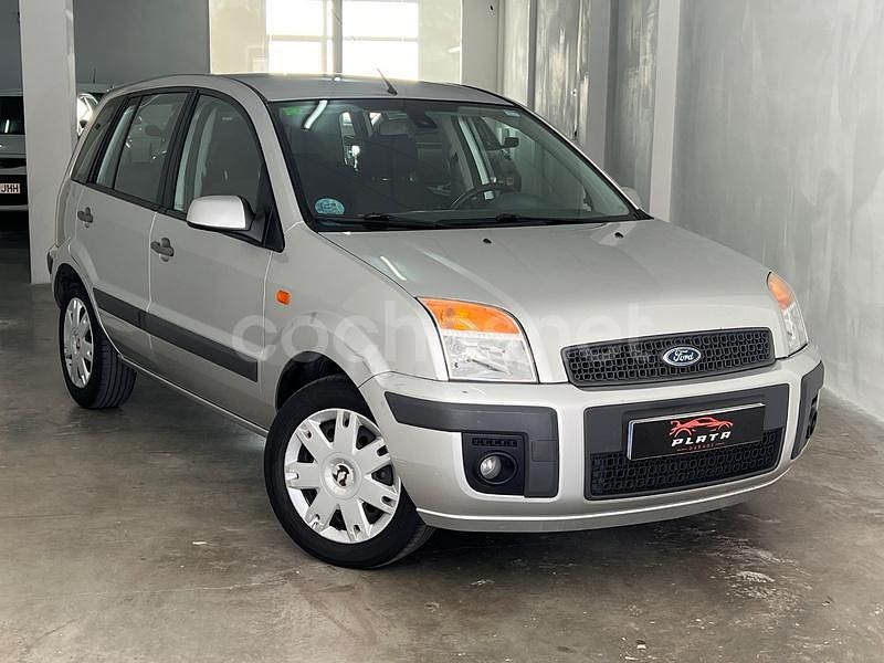 Gris / plata Usado 2006 Ford Fusion Trend Berlina | 4490 € (Precio justo) - Imagen 1/4