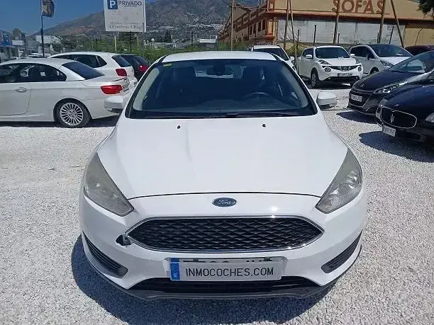 Käytetty Ford Focus Business Edition 95 HP (69 kW) 2016 Valkoinen Viistoperä