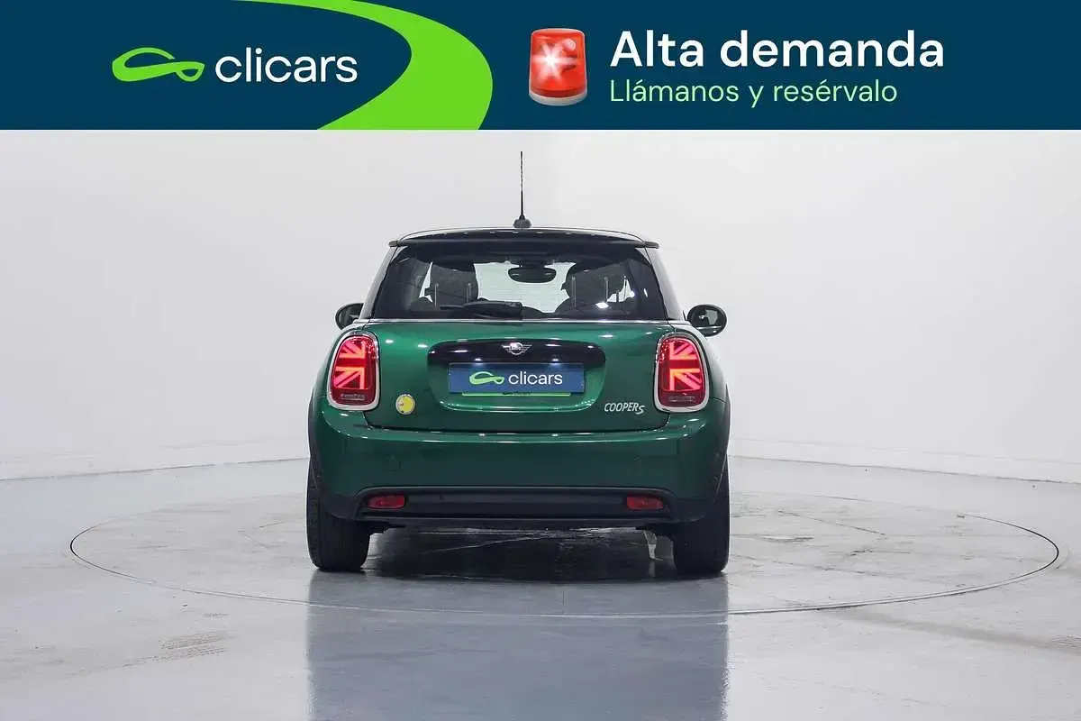 Usado Mini Cooper SE 135 kW (184 CV) 2023 Verde Utilitario